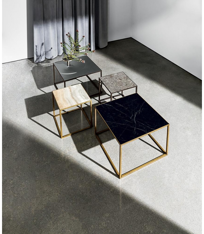 Sovet Table Quadro