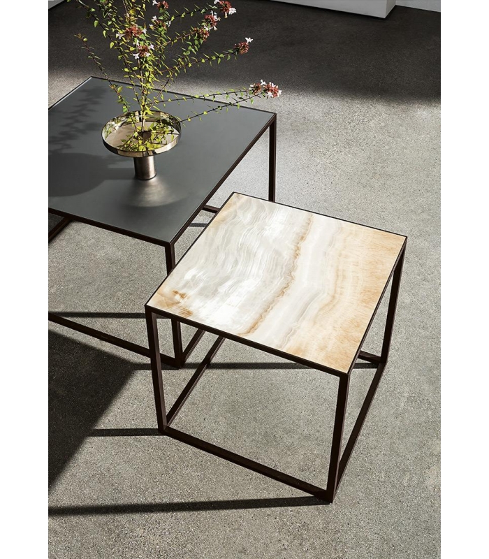 Sovet Table Quadro